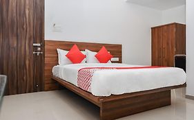 Oyo The Address Hotel